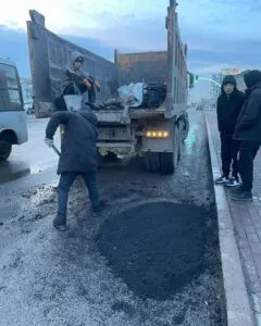 Ямочный ремонт. Фото: ГУ «Отдел КХ, пассажирского транспорта и автодорог Караганды»