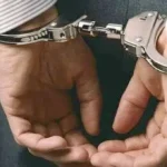 В Караганде мужчина залез в квартиру к соседу через открытую дверь