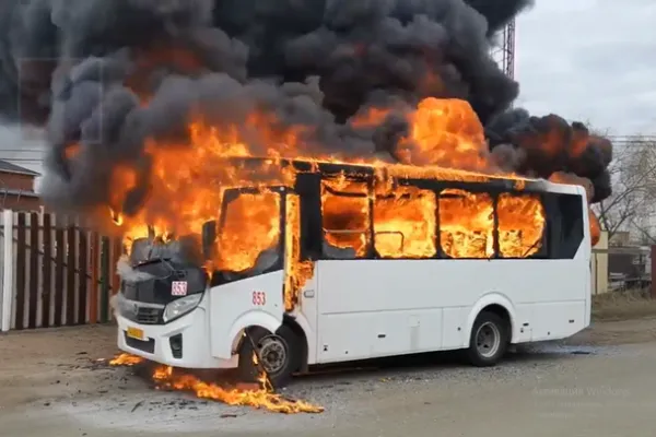 В Карагандинской области горел автобус