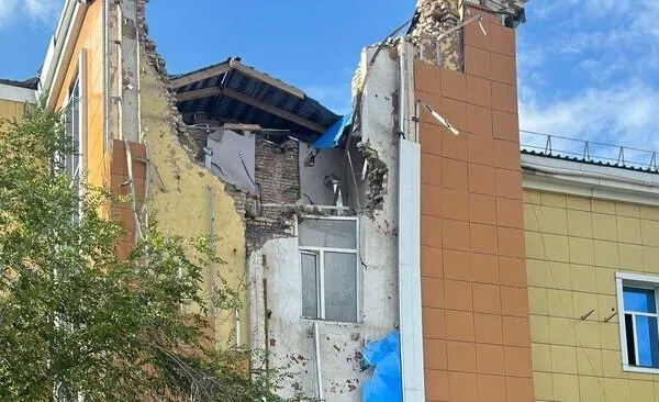 Рухнуло здание