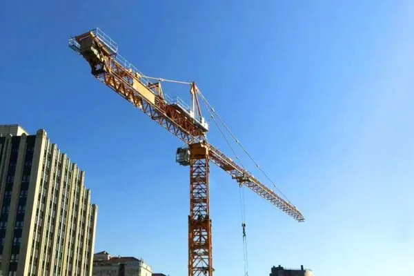 Карагандинец упал с крана