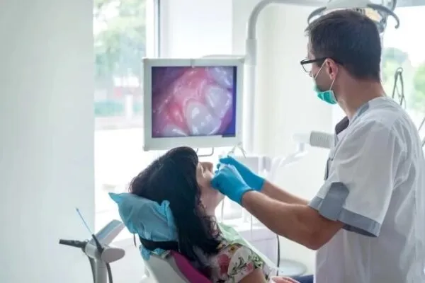 Как проходит жизнь после установки зубного протеза