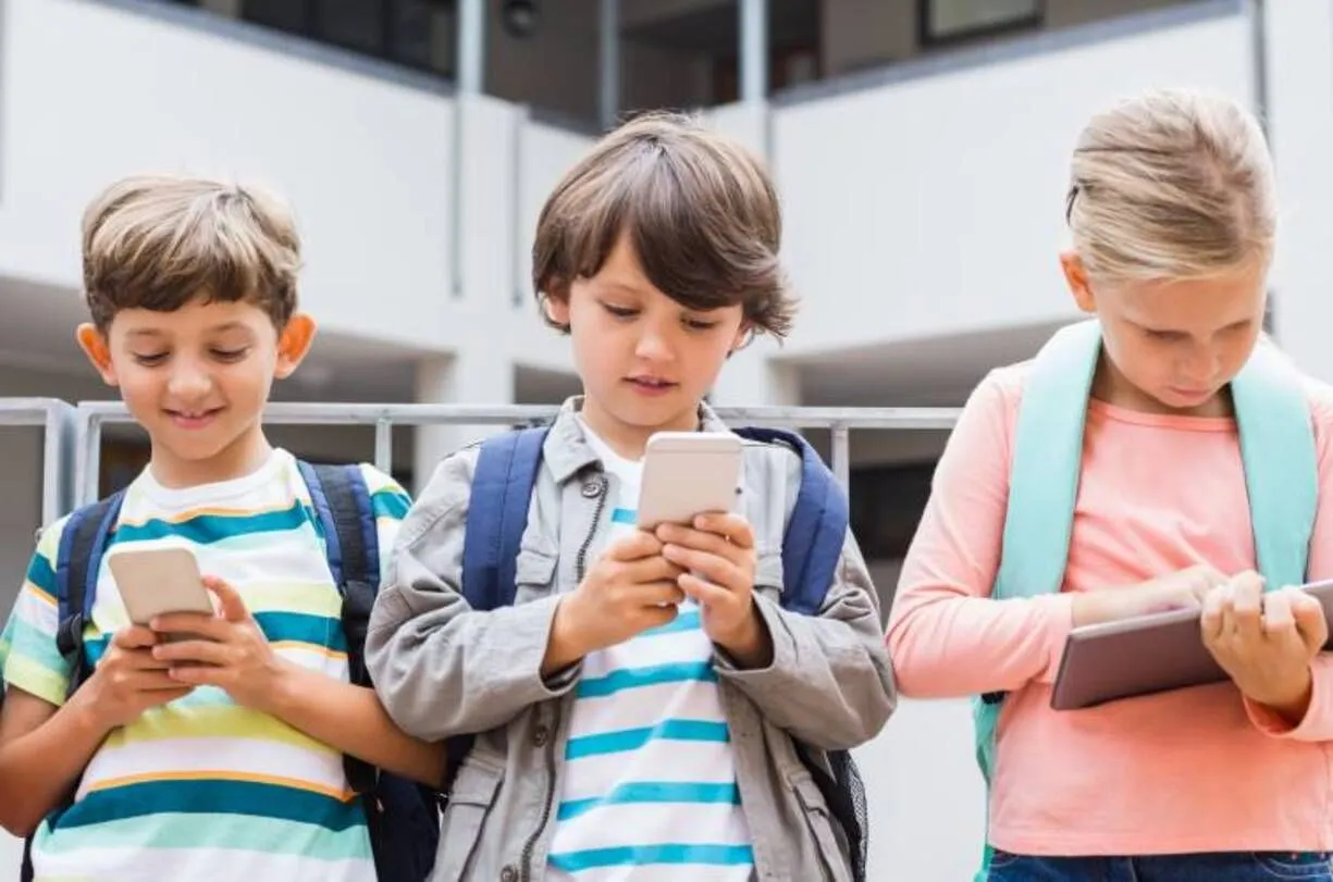Запрет на смартфоны в школах