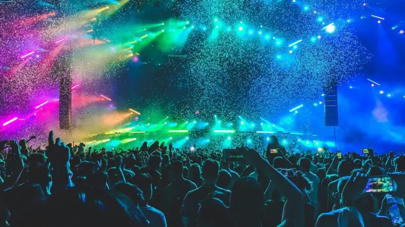 В Казахстане иностранным артистам будут согласовывать песни через акимат