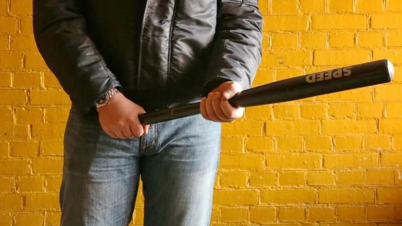 «Решим вопрос»: в Казахстане в мессенджере продают криминальные услуги