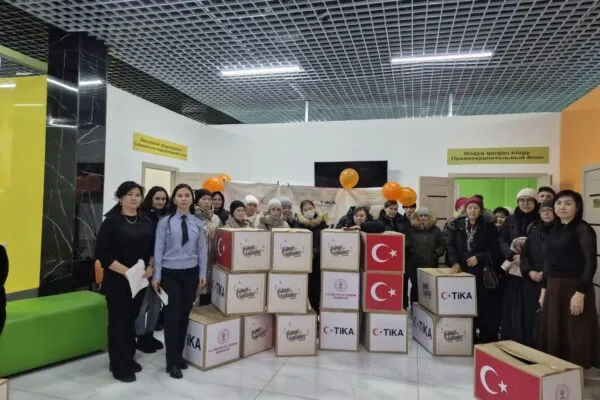 В Караганде 100 многодетных и социально уязвимых семей получили продуктовые наборы