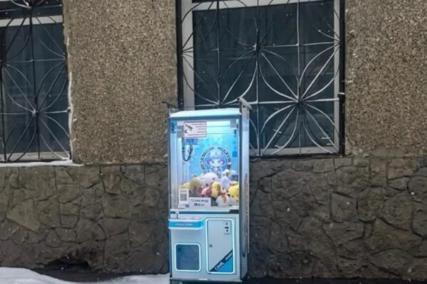 Игровые автоматы во дворах: развлечение или риск для детей?