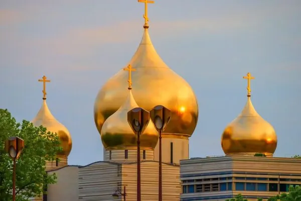 К чему снится церковь: сонник и толкование сна о духовных исканиях и переменах