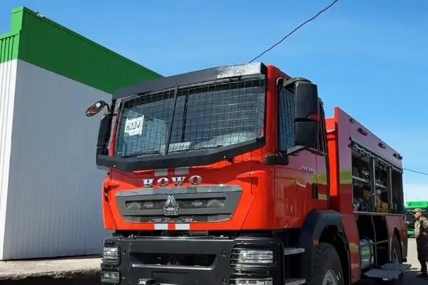 На заводе «Qaz Tehnа» в Сарани представили современную пожарную технику