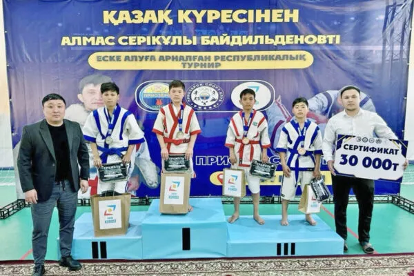 Палуаны со всей страны встретились в Приозерске