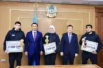 В Карагандинской области боксерам и их тренерам вручены денежные награды