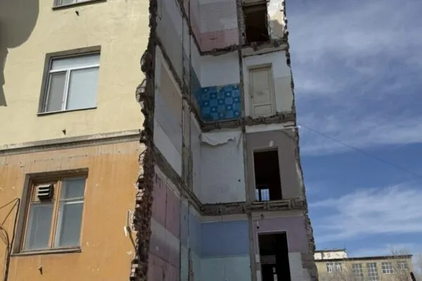 Жил-был дом: жители разрушенного подъезда в Балхаше до сих пор ждут обещанного