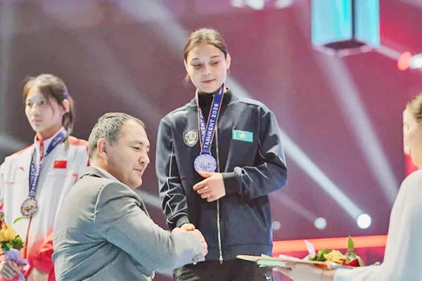 К большим целям: Аяулым Оспанова привезла золото чемпионата Азии по боксу