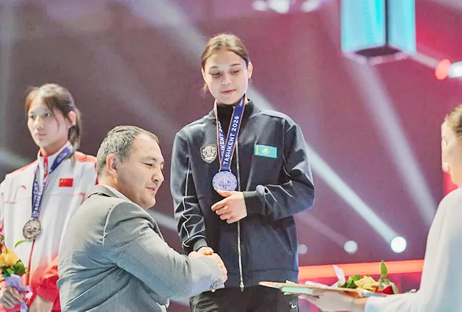 Аяулым Оспанова завоевала золото на чемпионате Азии по боксу в Казахстане