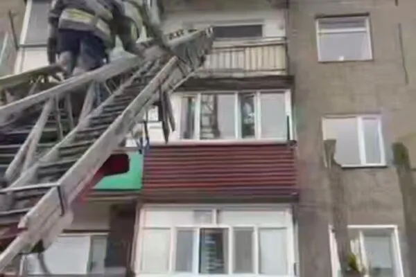 Дверь вскрыли за минуты: спасатели пришли на помощь детям в Сарани
