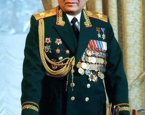 Герой номер один: Его жизнь – пример беззаветной преданности народу