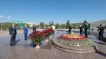 Олжас Бектенов, Маулен Ашимбаев и Ерлан Кошанов почтили память погибших во время войны в Казахстане