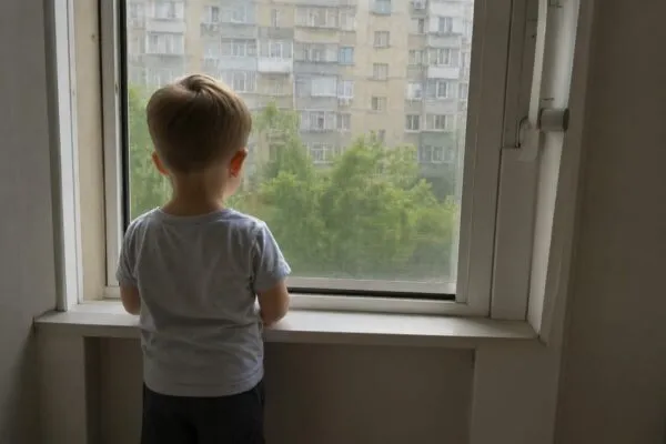 В Караганде безответственность родителей чуть не привела к трагедии