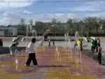 В Балхаше начался сезон фонтанов с яркими водными шоу