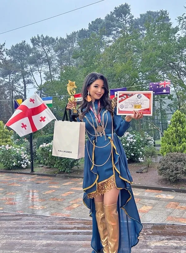 Вот это голос! Карагандинка Кызгалдак Ауесханкызы завоевала Super Grand Prix в Грузии