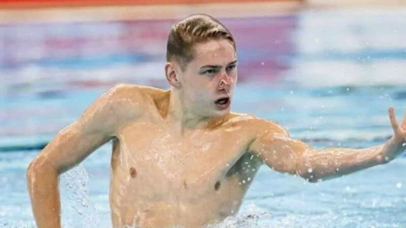 Спортсмен из Карагандинской области выиграл золото на чемпионате Азии по артистическому плаванию