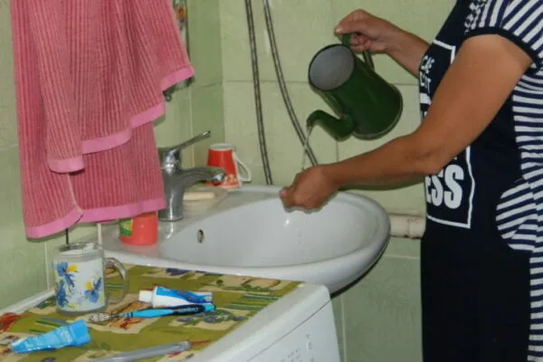 Целый день без воды проведут жители одного из поселков Карагандинской области