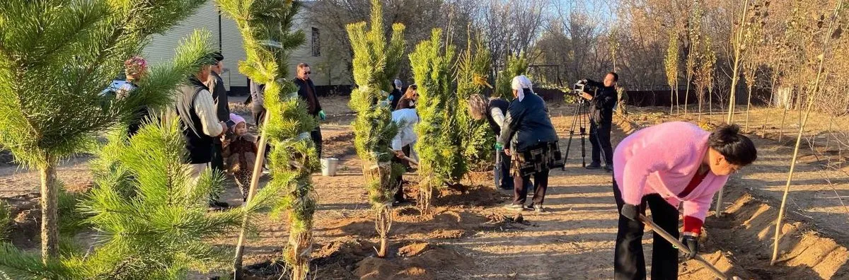 В Карагандинской области открыли новый сквер и высадили тысячи деревьев