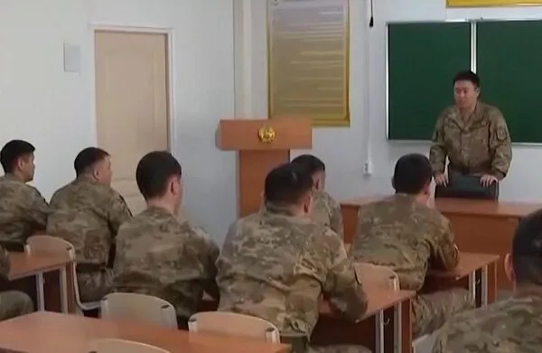 В Казахстане началась военная реформа: изменится система срочной службы