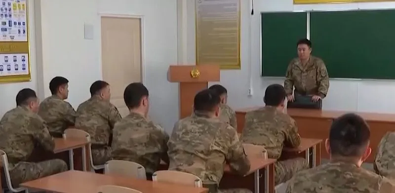 В Казахстане стартовала реформа вооруженных сил: изменится система срочной службы